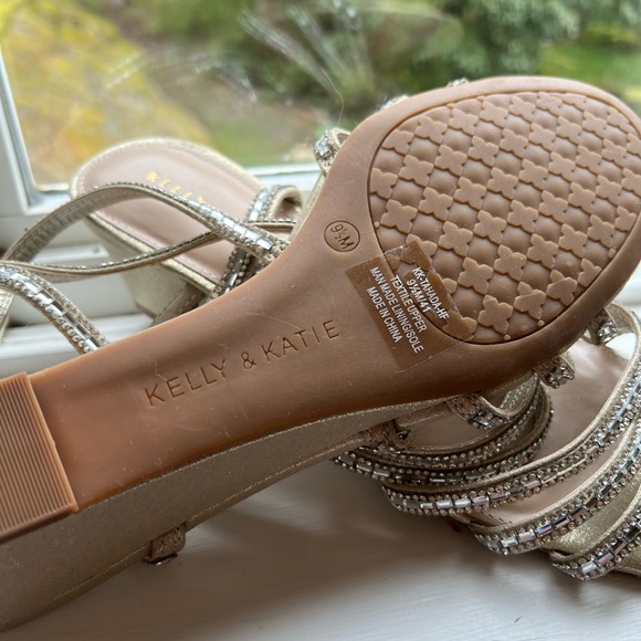 Kelly & Katie Tahada Evening Wide Wedge Sandal - Picture 4 of 5